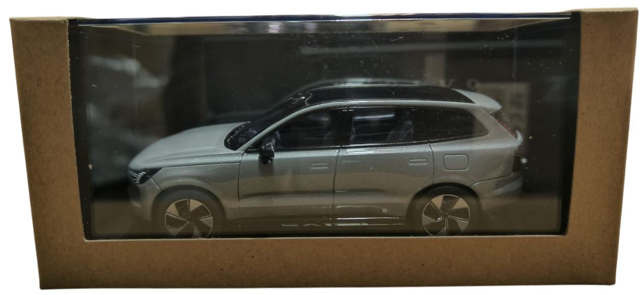 Modellino in scala 1:43 Volvo EX90