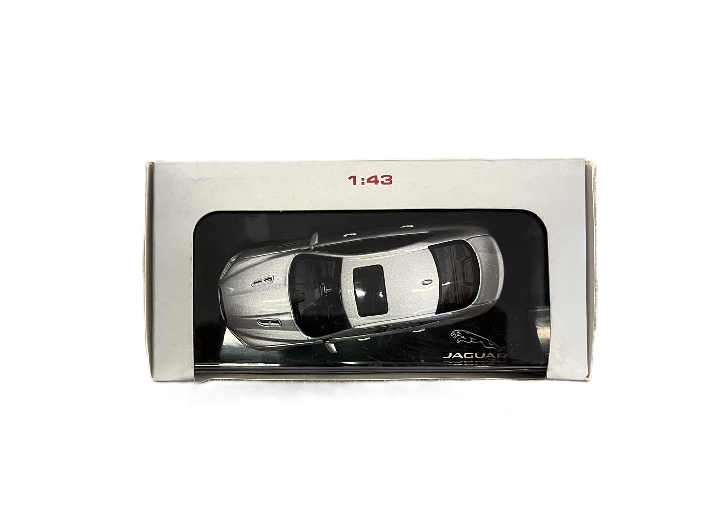 Modello in scala 1:43 della Jaguar XFR